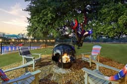 Adelante · Outdoor Theater~Near River~Pool~Hot Tub~Mini Golf - Image 4