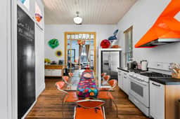 Vibrant Location~Artistic Home~Downtown~King Bed - Image 3