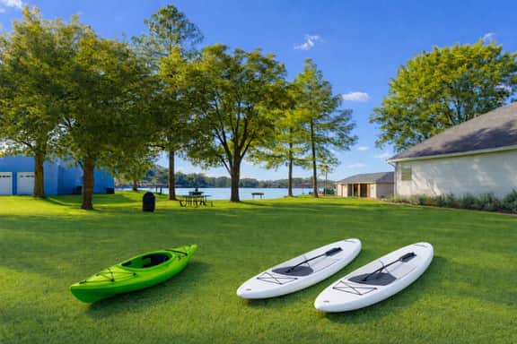 300 steps from Lake~Hot Tub~Fire Pit~Game Rooms - Image 4