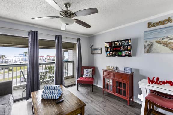 Heated Pool~Balcony~Near Beach~Galveston Attractions - Image 2