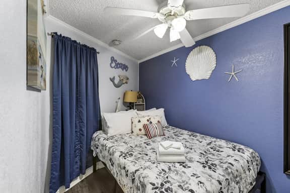 Heated Pool~Balcony~Near Beach~Galveston Attractions - Image 4