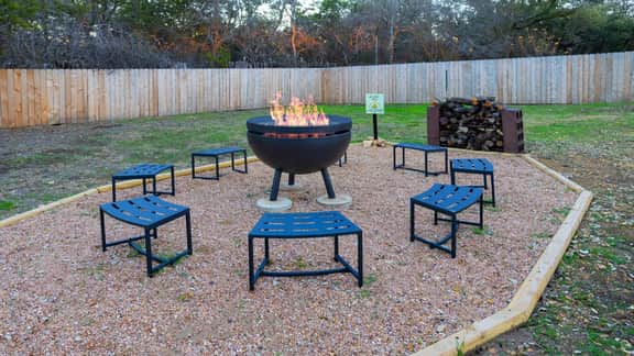 Hot Tub~Game Room~Detached Casita~Fire Pit - Image 3