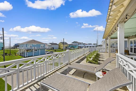 Near Beach~Grill~Relaxing Deck~Hear Crashing Waves - Image 3