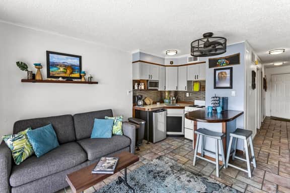 Oceanfront Galapagos Getaway - 1BR Condo w/ Stunning Views! - Image 3