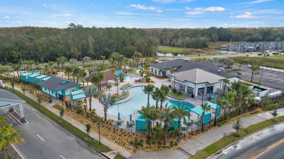 Storey Lake Resort~Heated Pool~Brand New~Designer - Image 4