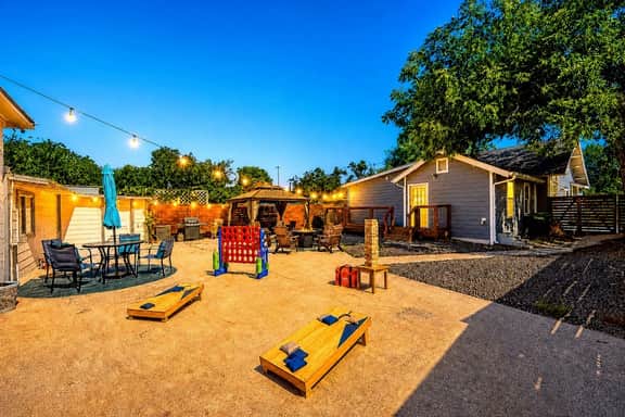Private Yard~Fire Pit~Outdoor Games~Casita - Image 4