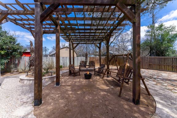 River Hotel~Groups~Main Street~Games~Firepit - Image 1