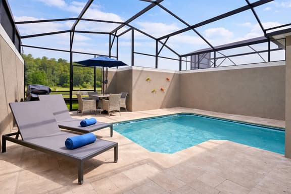 Storey Lake Resort~Heated Pool~Brand New~Designer - Image 1